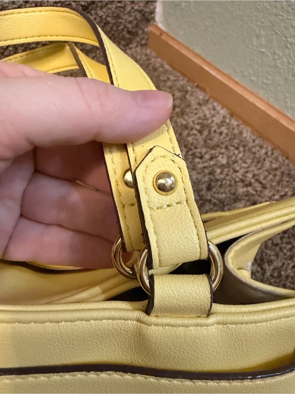 Juicy Couture closure type